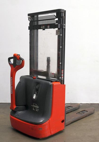 Linde L 12 1172 - Μηχάνημα στοίβαξης: φωτογραφία 1 Linde L 12 1172 - Μηχάνημα στοίβαξης: φωτογραφία 1