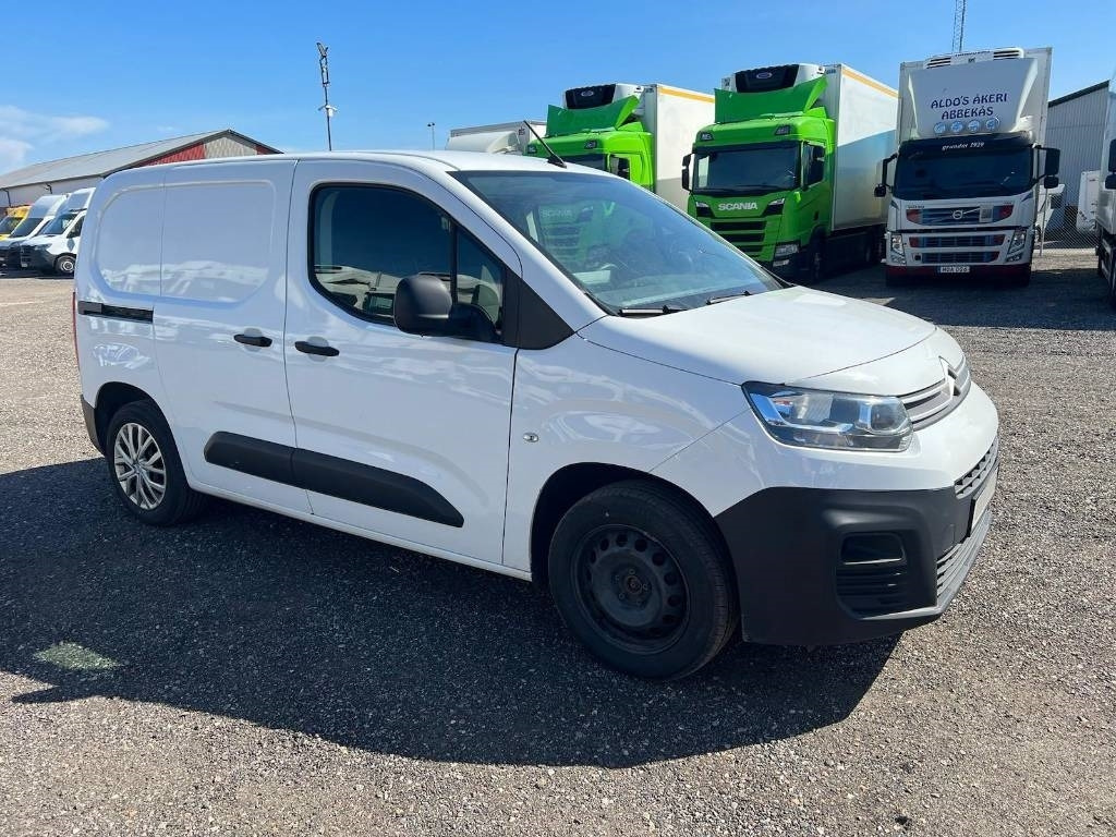 Citroën Berlingo serie 5445 - Μικρό βαν: φωτογραφία 2 Citroën Berlingo serie 5445 - Μικρό βαν: φωτογραφία 2