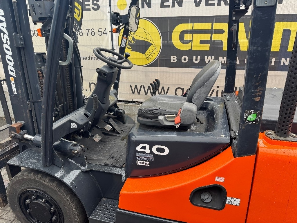 Doosan D 40 SC-7 - Πετρελαιοκίνητο περονοφόρο: φωτογραφία 3 Doosan D 40 SC-7 - Πετρελαιοκίνητο περονοφόρο: φωτογραφία 3