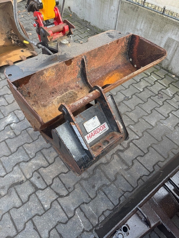 JCB 8018 - Μίνι εκσκαφέας: φωτογραφία 4 JCB 8018 - Μίνι εκσκαφέας: φωτογραφία 4