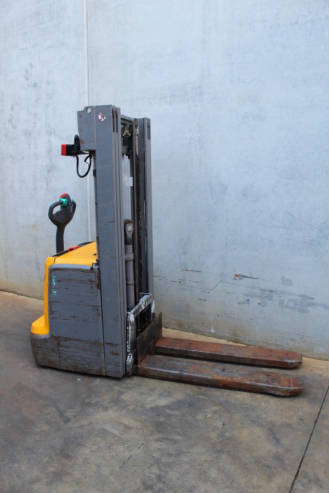 Jungheinrich EJC 214 430 DZ - Μηχάνημα στοίβαξης: φωτογραφία 4 Jungheinrich EJC 214 430 DZ - Μηχάνημα στοίβαξης: φωτογραφία 4