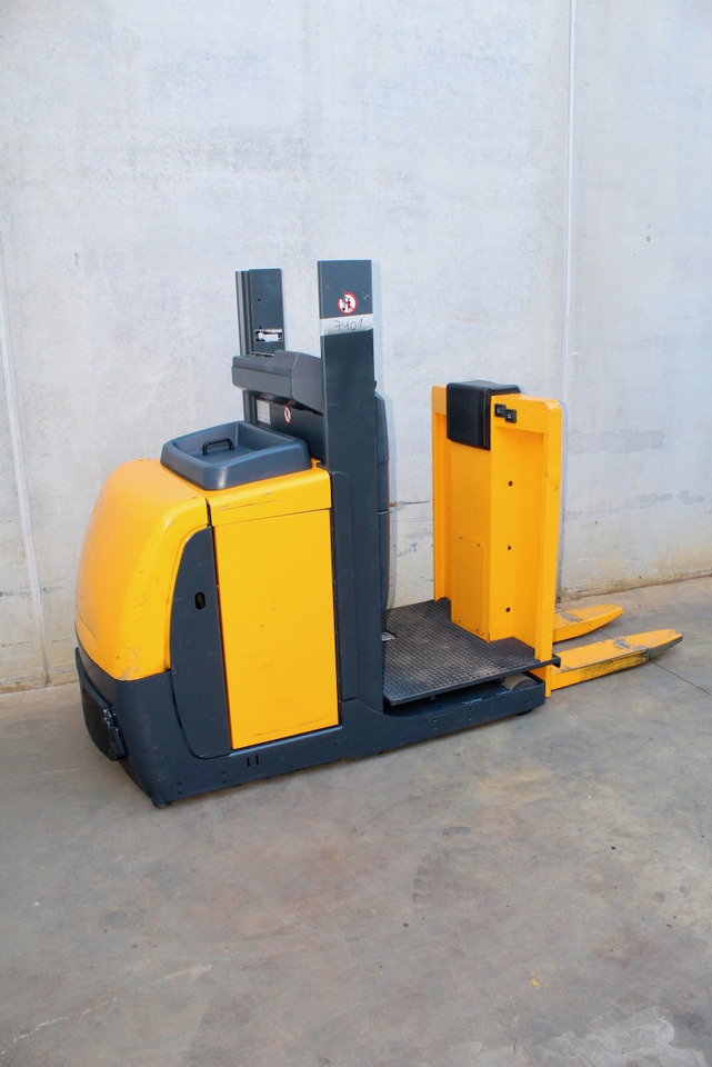 Jungheinrich EKS 110 Z 100 E - Μηχάνημα συλλογής παραγγελιών: φωτογραφία 3 Jungheinrich EKS 110 Z 100 E - Μηχάνημα συλλογής παραγγελιών: φωτογραφία 3