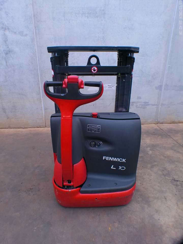 Linde L 10 - Μηχάνημα στοίβαξης: φωτογραφία 5 Linde L 10 - Μηχάνημα στοίβαξης: φωτογραφία 5