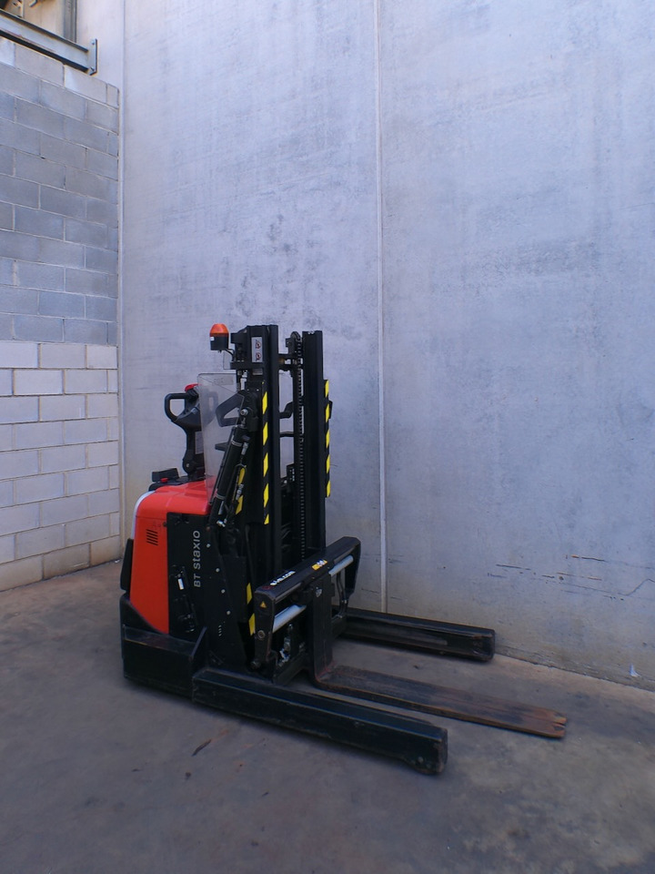 Toyota SPE 120 XR - Μηχάνημα στοίβαξης: φωτογραφία 4 Toyota SPE 120 XR - Μηχάνημα στοίβαξης: φωτογραφία 4