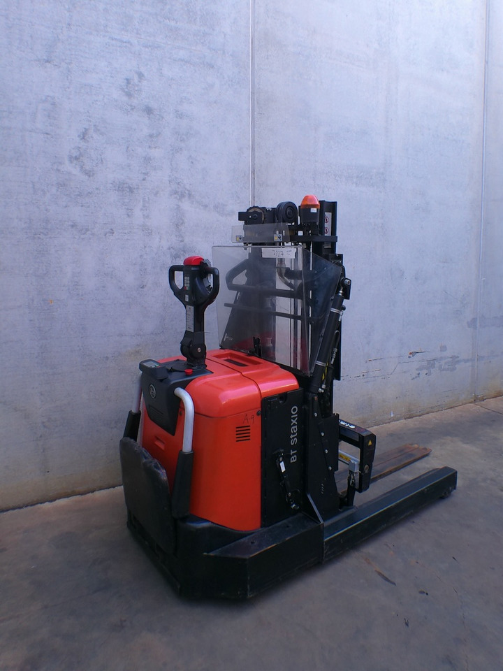 Toyota SPE 120 XR - Μηχάνημα στοίβαξης: φωτογραφία 3 Toyota SPE 120 XR - Μηχάνημα στοίβαξης: φωτογραφία 3