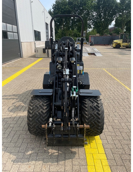 Giant G 2200 E - Ελαστιχοφόρος φορτωτής: φωτογραφία 4 Giant G 2200 E - Ελαστιχοφόρος φορτωτής: φωτογραφία 4