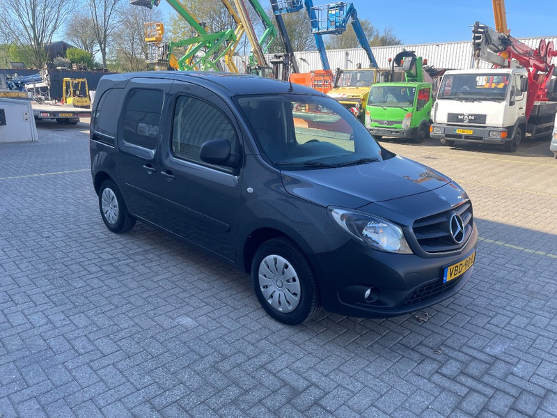 Mercedes-Benz Citan 108 CDI - Μικρό βαν: φωτογραφία 3 Mercedes-Benz Citan 108 CDI - Μικρό βαν: φωτογραφία 3