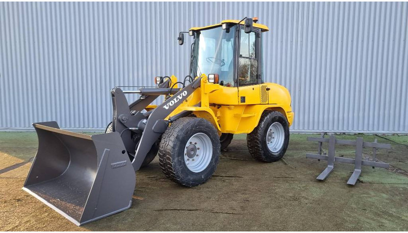 Volvo L30 B, Hjullastare - Ελαστιχοφόρος φορτωτής: φωτογραφία 1 Volvo L30 B, Hjullastare - Ελαστιχοφόρος φορτωτής: φωτογραφία 1