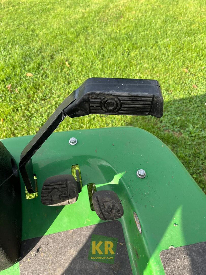 1580 John Deere - Χλοοκοπτικό: φωτογραφία 5 1580 John Deere - Χλοοκοπτικό: φωτογραφία 5