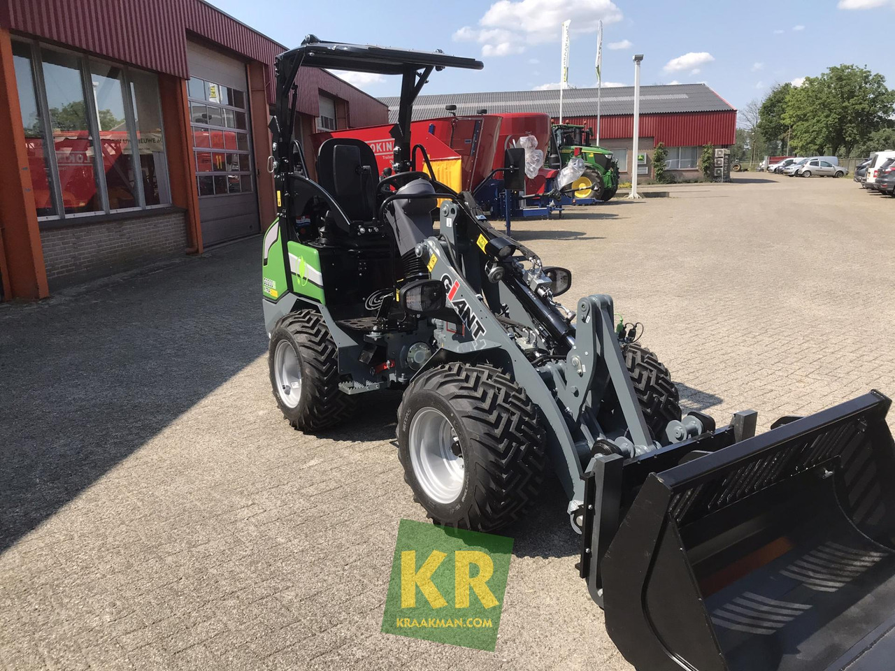 G2200E Giant - Σπαστός φορτωτής: φωτογραφία 2 G2200E Giant - Σπαστός φορτωτής: φωτογραφία 2