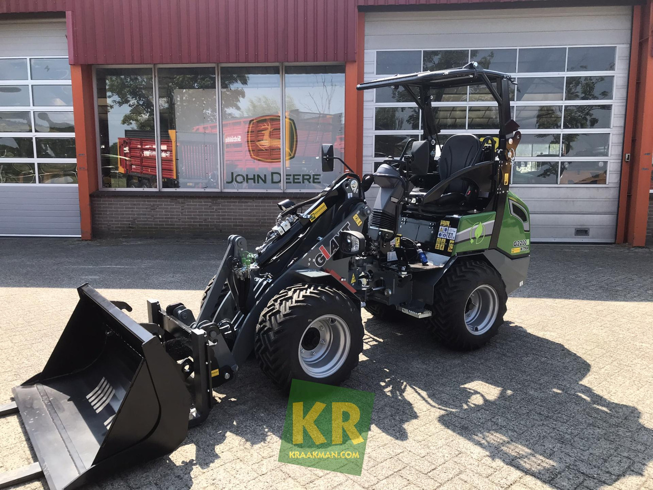 Giant G2200E - Σπαστός φορτωτής: φωτογραφία 1 Giant G2200E - Σπαστός φορτωτής: φωτογραφία 1