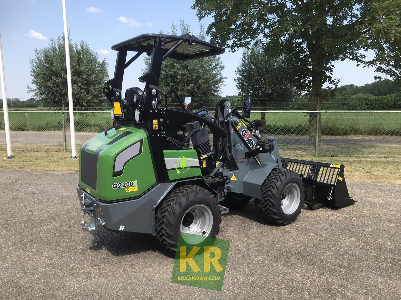 Giant G2200E - Σπαστός φορτωτής: φωτογραφία 3 Giant G2200E - Σπαστός φορτωτής: φωτογραφία 3