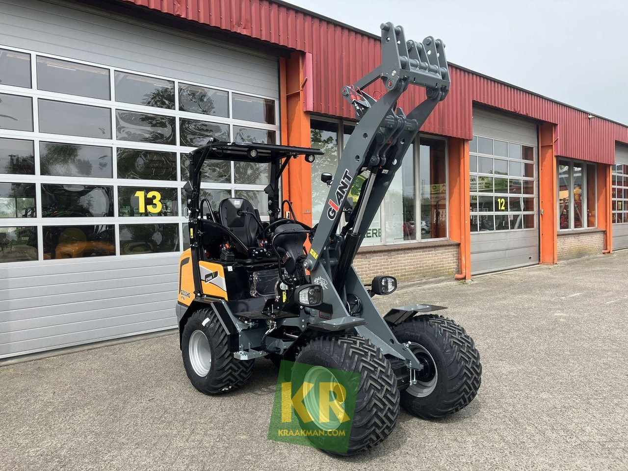 Giant G2500 X-tra HD - Σπαστός φορτωτής: φωτογραφία 3 Giant G2500 X-tra HD - Σπαστός φορτωτής: φωτογραφία 3