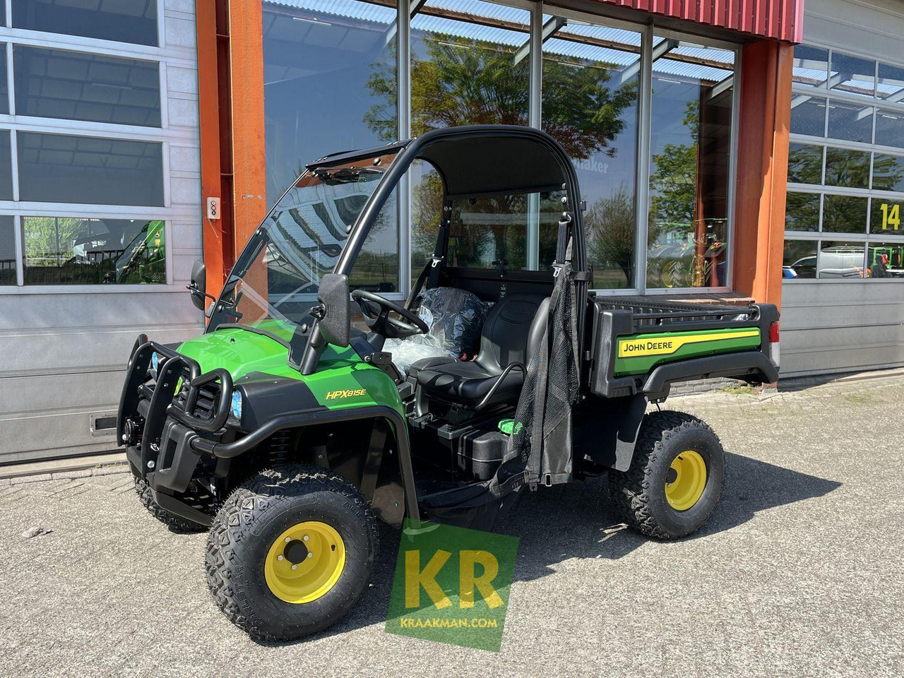 HPX815E John Deere - Τετράκλινα: φωτογραφία 4 HPX815E John Deere - Τετράκλινα: φωτογραφία 4