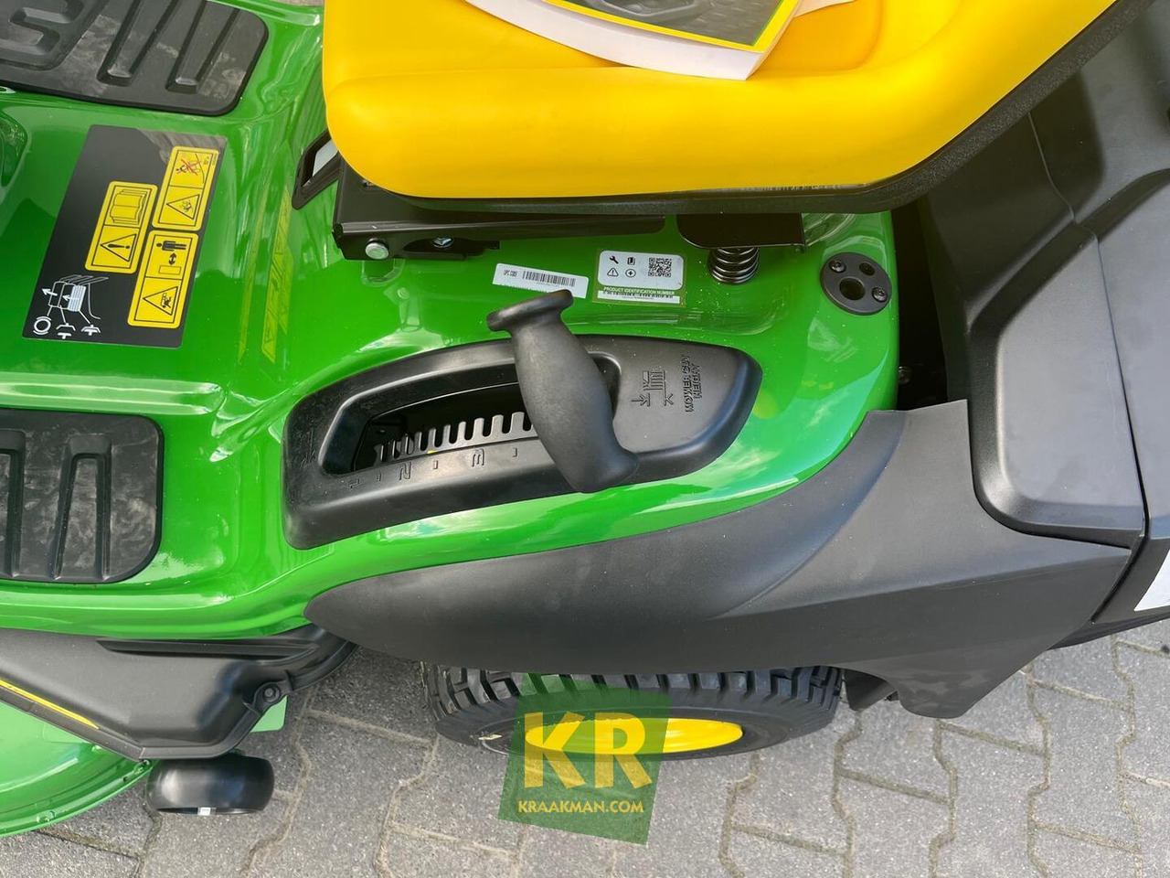 John Deere X167R - Χλοοκοπτικό: φωτογραφία 1 John Deere X167R - Χλοοκοπτικό: φωτογραφία 1