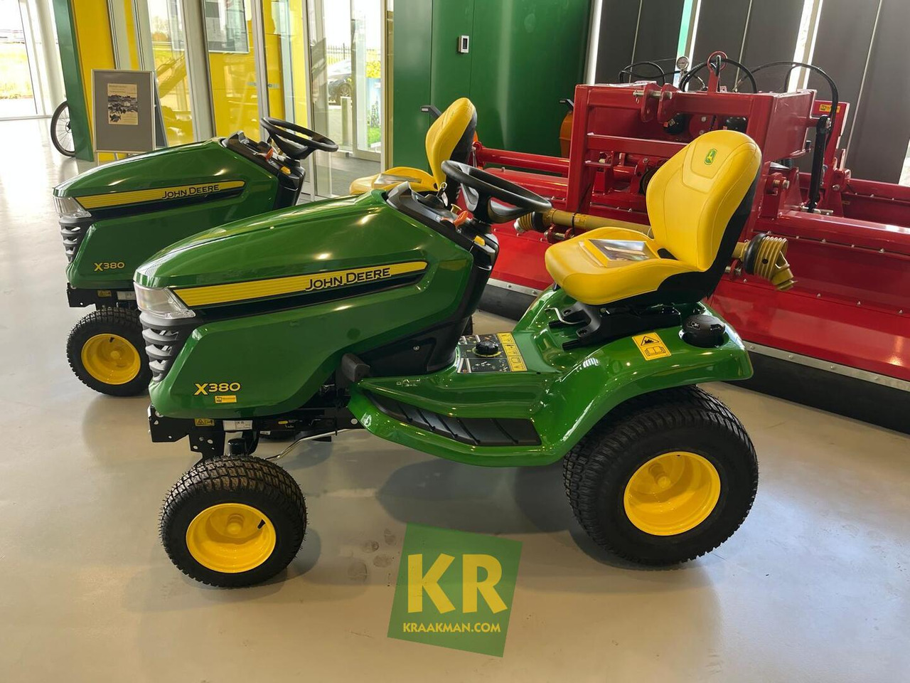 John Deere X380  - Χλοοκοπτικό: φωτογραφία 4 John Deere X380  - Χλοοκοπτικό: φωτογραφία 4