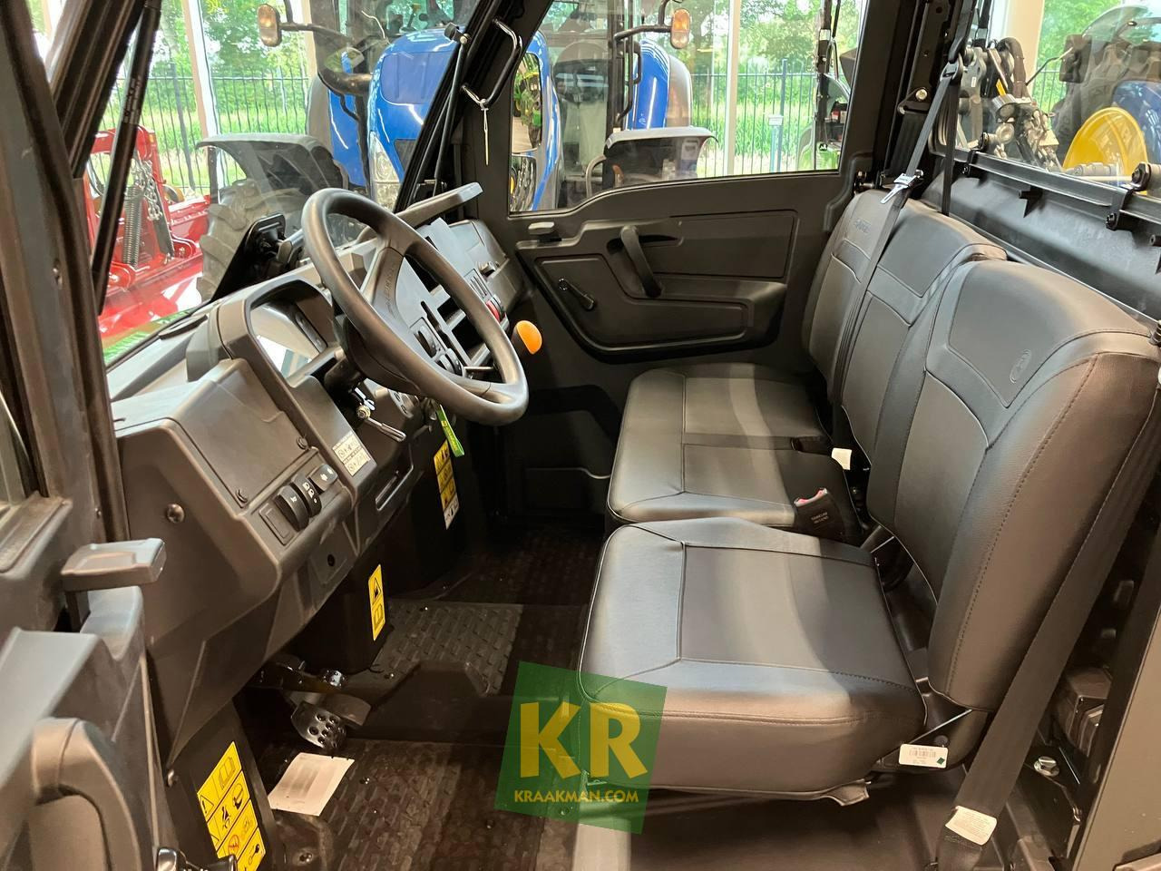 XUV 875M John Deere  - Τετράκλινα: φωτογραφία 2 XUV 875M John Deere  - Τετράκλινα: φωτογραφία 2