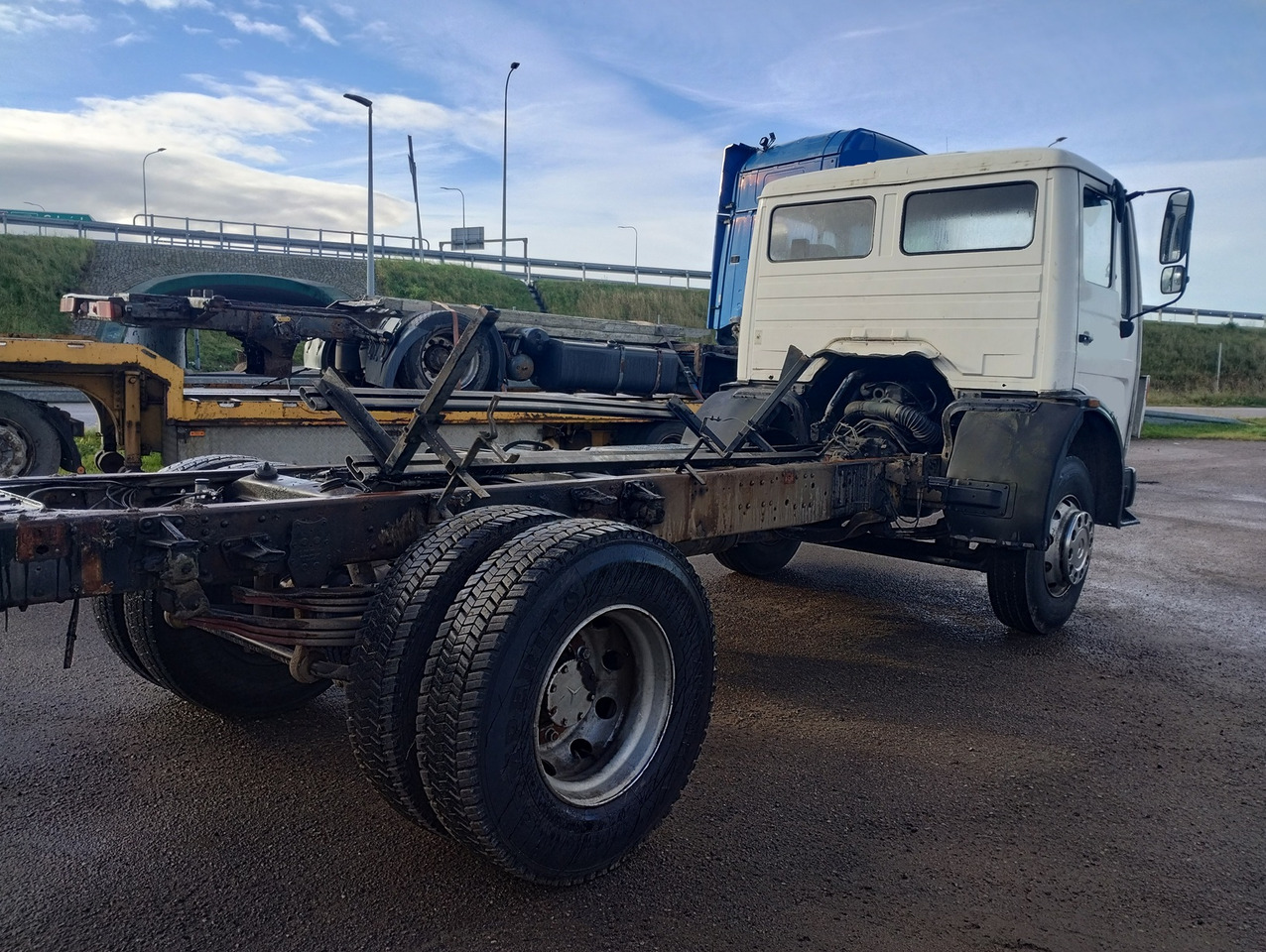 MERCEDES-BENZ 1620 - Φορτηγό σασί: φωτογραφία 3 MERCEDES-BENZ 1620 - Φορτηγό σασί: φωτογραφία 3