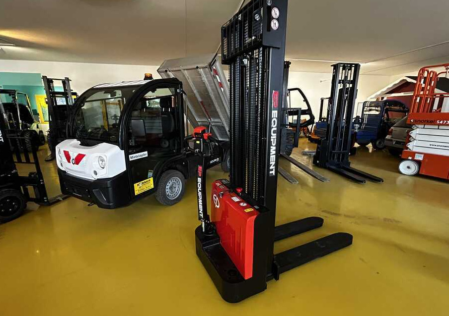 EP Equipment ESL122 - Μηχάνημα στοίβαξης: φωτογραφία 3 EP Equipment ESL122 - Μηχάνημα στοίβαξης: φωτογραφία 3