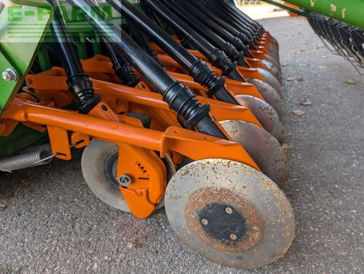 Amazone kx 3000 + ad 303 special - Σπαρτική με σβάρνα: φωτογραφία 1 Amazone kx 3000 + ad 303 special - Σπαρτική με σβάρνα: φωτογραφία 1