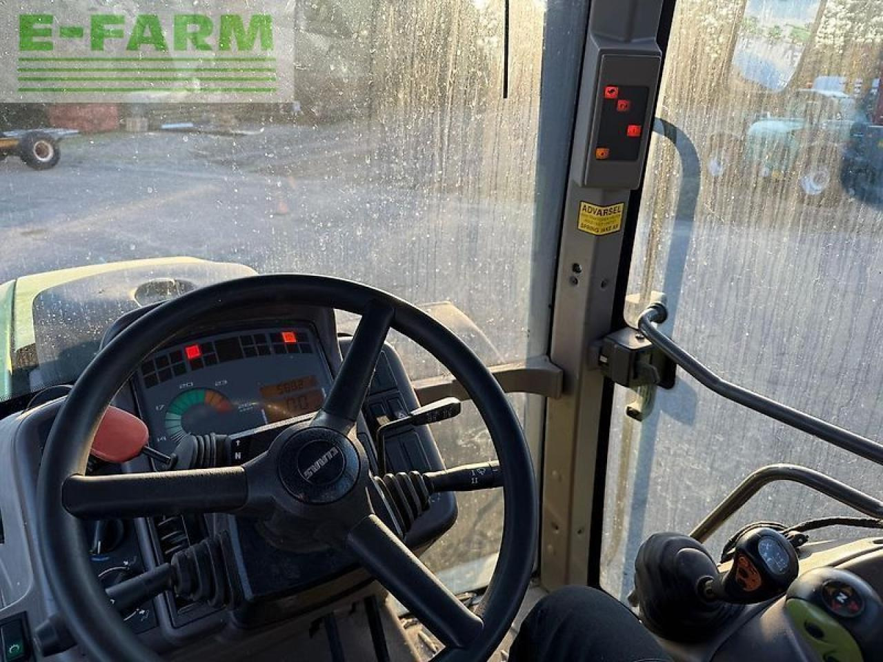 CLAAS 820 - Τρακτέρ: φωτογραφία 2 CLAAS 820 - Τρακτέρ: φωτογραφία 2