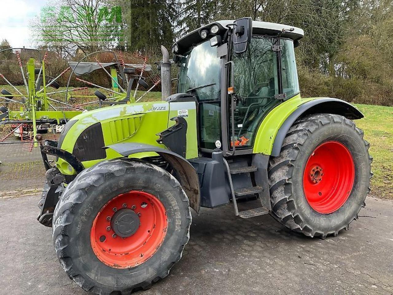 CLAAS ares 697 atz mit fronthydraulik und frontladerkonsolen stoll ATZ - Τρακτέρ: φωτογραφία 5 CLAAS ares 697 atz mit fronthydraulik und frontladerkonsolen stoll ATZ - Τρακτέρ: φωτογραφία 5