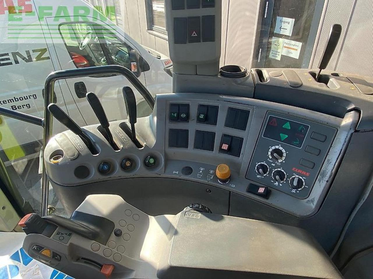 CLAAS arion 520 - Τρακτέρ: φωτογραφία 4 CLAAS arion 520 - Τρακτέρ: φωτογραφία 4