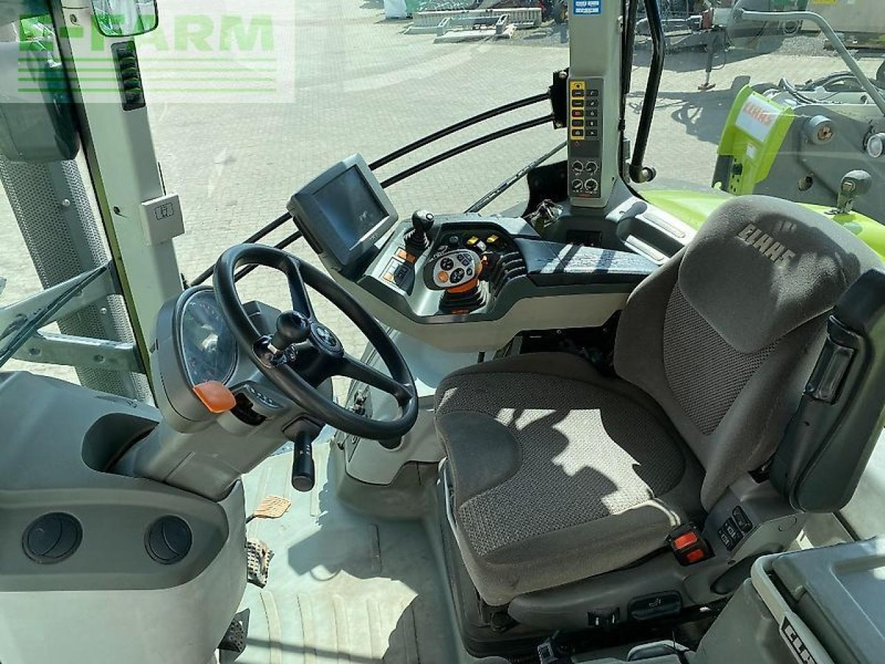 CLAAS axion 830 cmatic CMATIC - Τρακτέρ: φωτογραφία 4 CLAAS axion 830 cmatic CMATIC - Τρακτέρ: φωτογραφία 4