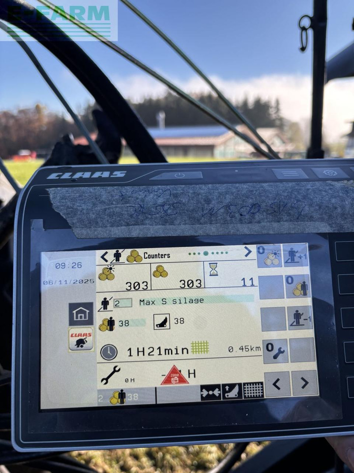 Χορτοδετική μηχανή τετράγωνες μπάλες CLAAS claas variant 585 rc: φωτογραφία 24 Χορτοδετική μηχανή τετράγωνες μπάλες CLAAS claas variant 585 rc: φωτογραφία 24