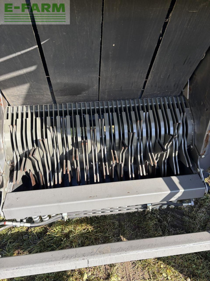 Χορτοδετική μηχανή τετράγωνες μπάλες CLAAS claas variant 585 rc: φωτογραφία 8 Χορτοδετική μηχανή τετράγωνες μπάλες CLAAS claas variant 585 rc: φωτογραφία 8