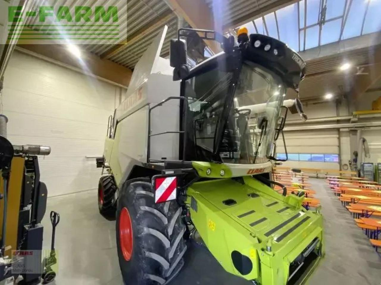 CLAAS trion 520 mit vario 560 - Θεριζοαλωνιστική μηχανή: φωτογραφία 2 CLAAS trion 520 mit vario 560 - Θεριζοαλωνιστική μηχανή: φωτογραφία 2