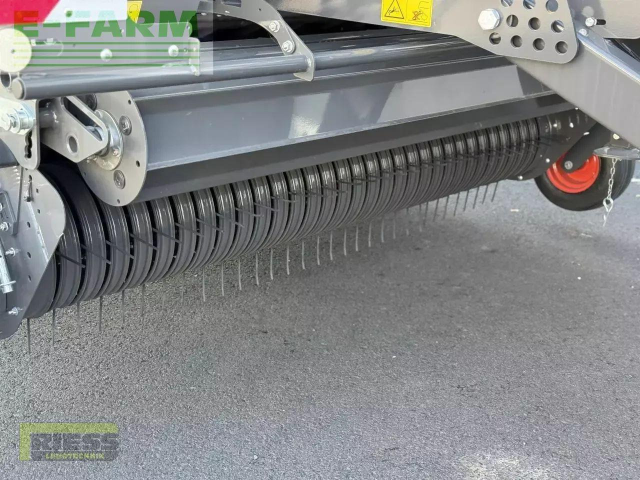 CLAAS variant 560 rc trend - Χορτοδετική μηχανή τετράγωνες μπάλες: φωτογραφία 4 CLAAS variant 560 rc trend - Χορτοδετική μηχανή τετράγωνες μπάλες: φωτογραφία 4