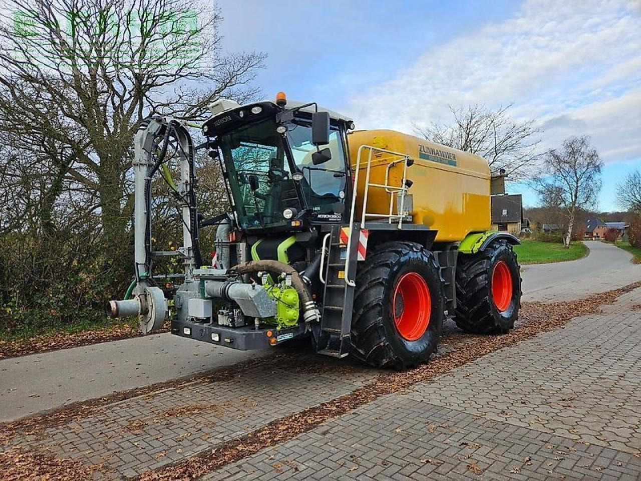 CLAAS xerion saddletrac 3800 "viele neuteile und reparaturen durchgeführt" - Αυτοκινούμενο ψεκαστικό: φωτογραφία 1 CLAAS xerion saddletrac 3800 "viele neuteile und reparaturen durchgeführt" - Αυτοκινούμενο ψεκαστικό: φωτογραφία 1
