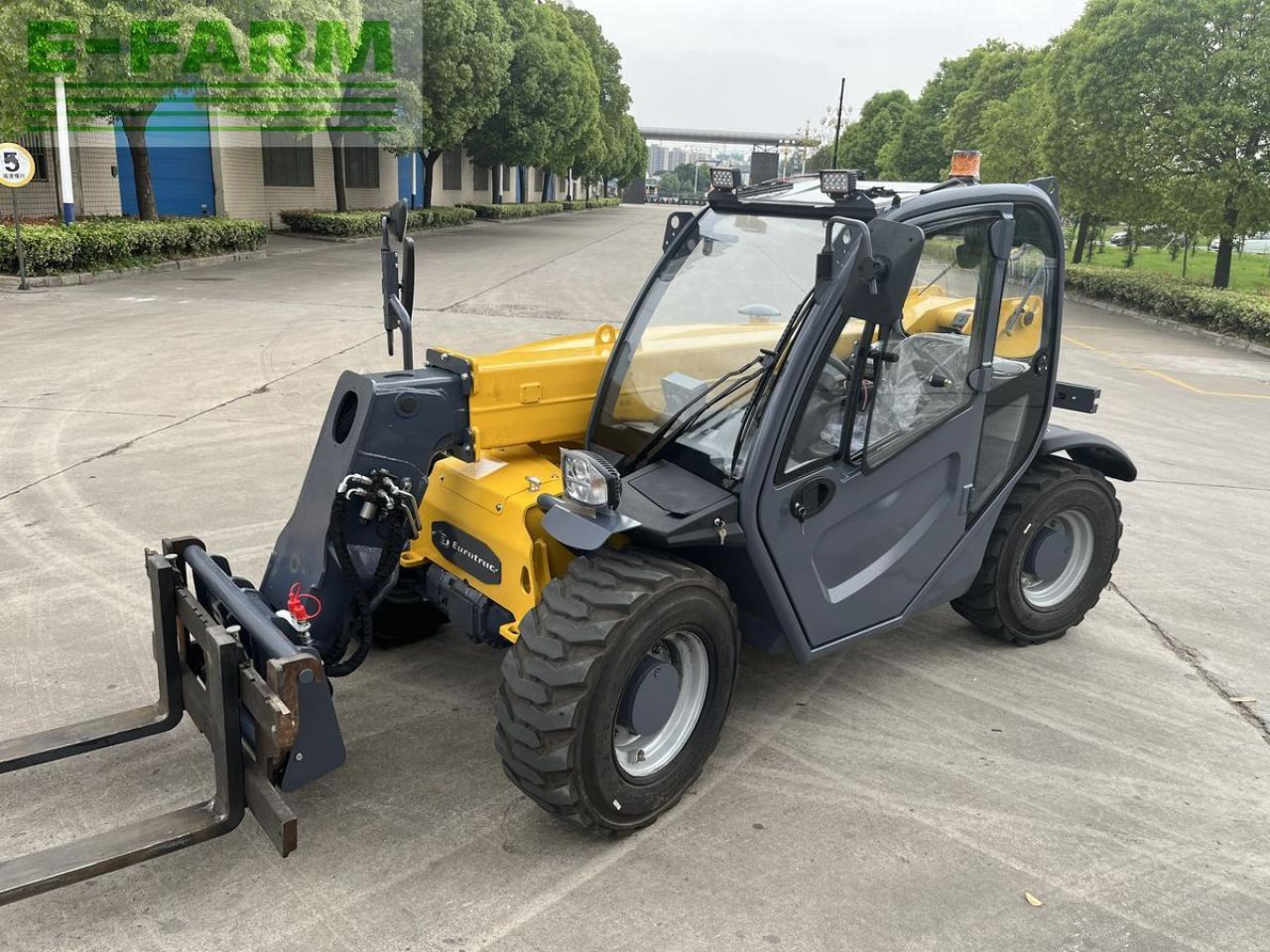 Eurotrac th 25.6 - Μίνι εκσκαφέας: φωτογραφία 1 Eurotrac th 25.6 - Μίνι εκσκαφέας: φωτογραφία 1