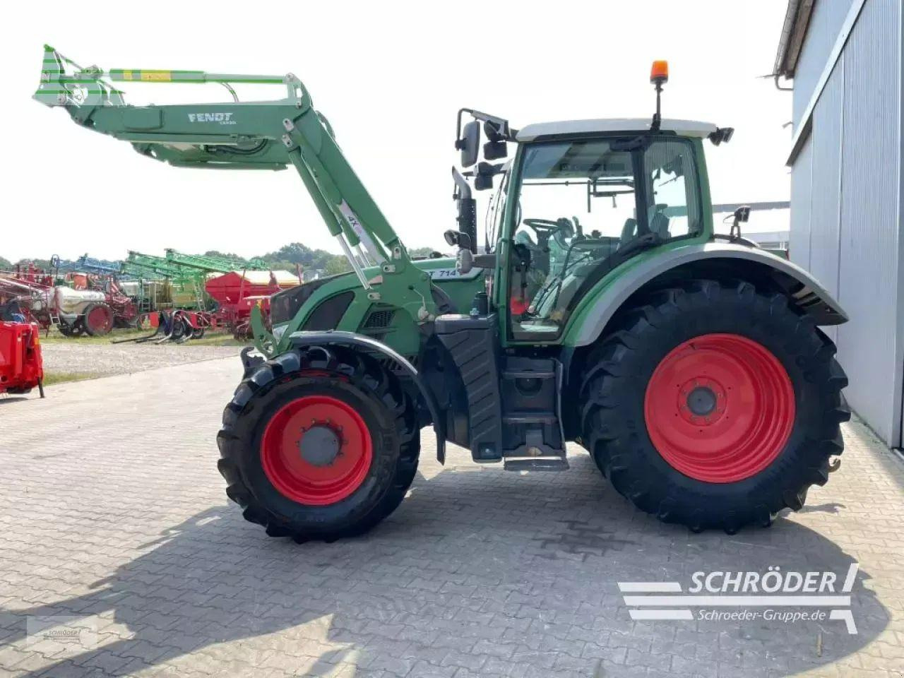 Fendt 714 vario scr profi Profi - Τρακτέρ: φωτογραφία 4 Fendt 714 vario scr profi Profi - Τρακτέρ: φωτογραφία 4