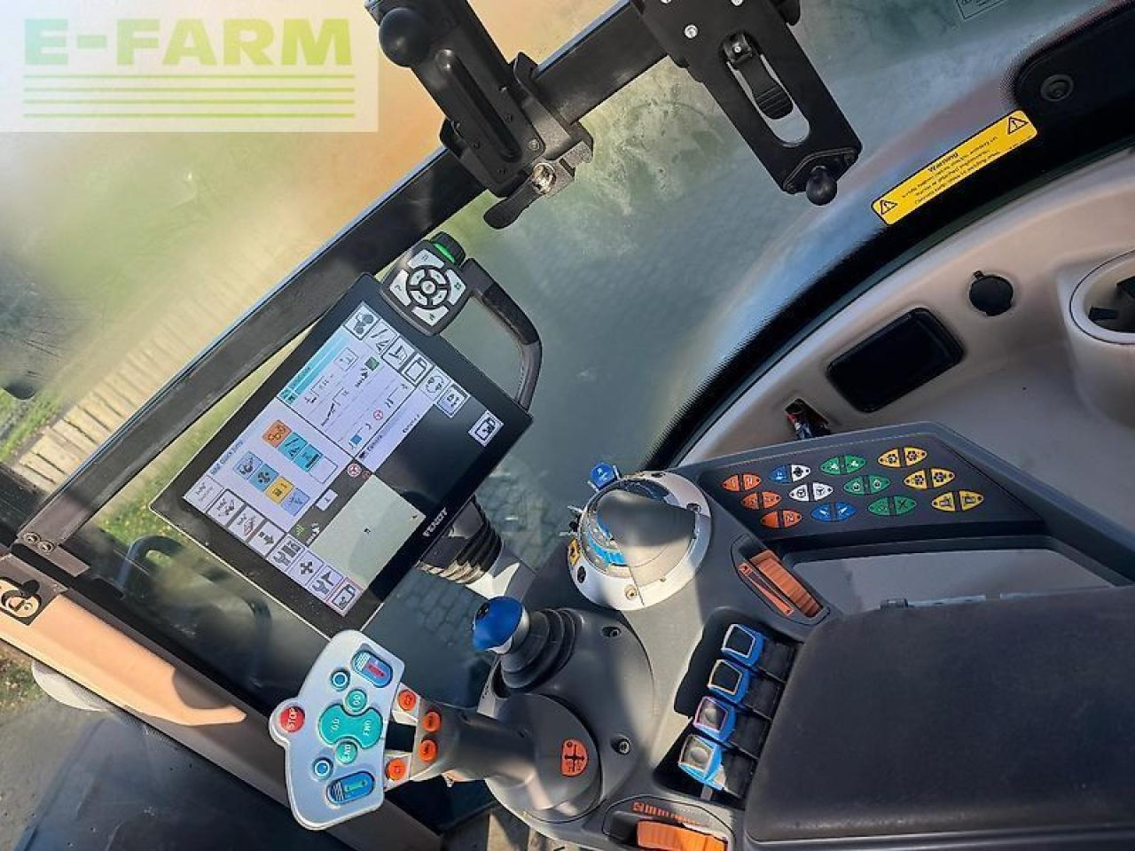 Fendt 720 s4 profi plus - Τρακτέρ: φωτογραφία 5 Fendt 720 s4 profi plus - Τρακτέρ: φωτογραφία 5