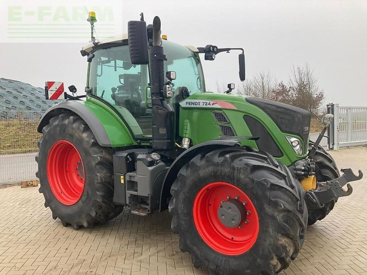 Fendt 724 s4 profi+ - Τρακτέρ: φωτογραφία 1 Fendt 724 s4 profi+ - Τρακτέρ: φωτογραφία 1