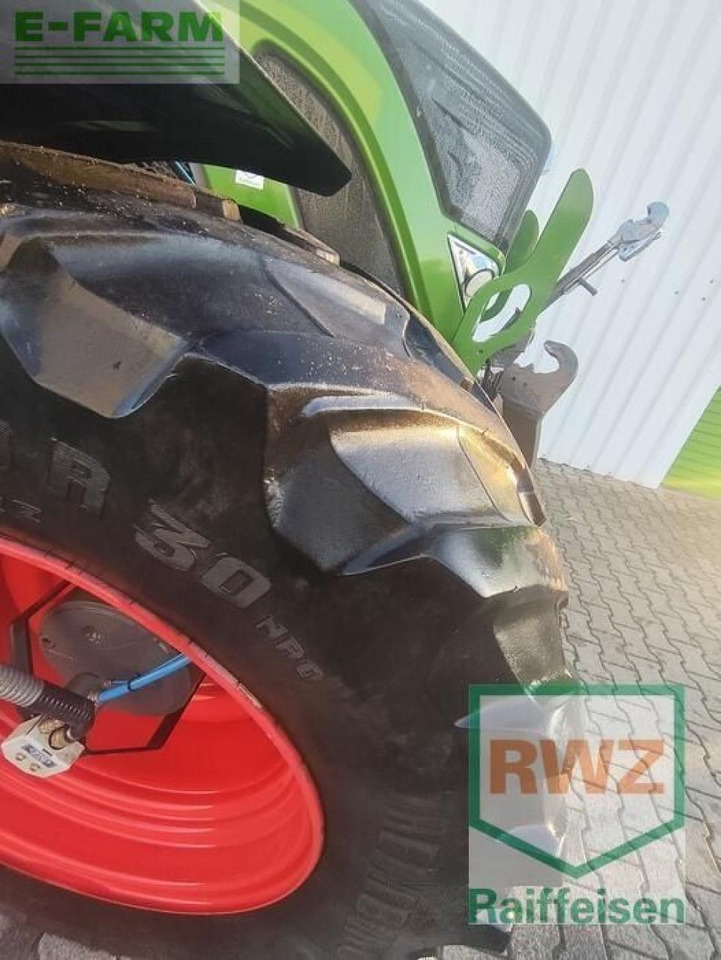 Fendt 724 vario - Τρακτέρ: φωτογραφία 3 Fendt 724 vario - Τρακτέρ: φωτογραφία 3