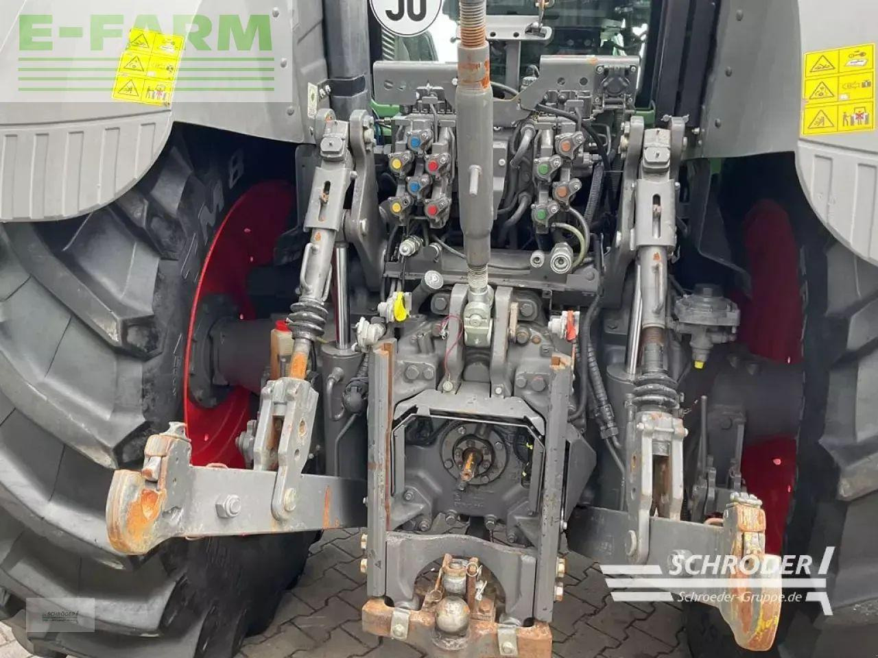 Fendt 826 s4 profi plus - Τρακτέρ: φωτογραφία 4 Fendt 826 s4 profi plus - Τρακτέρ: φωτογραφία 4