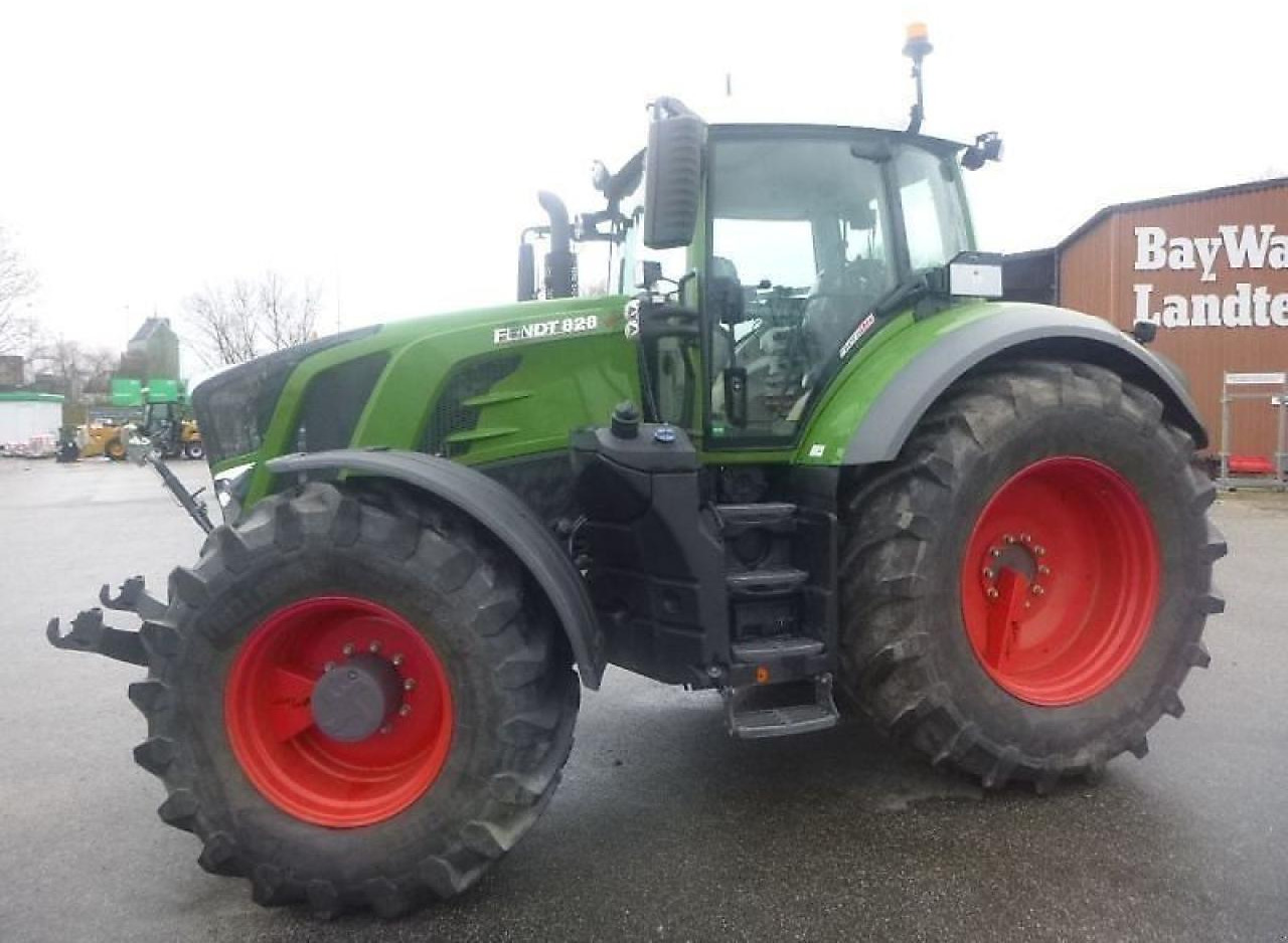 Fendt 828 vario s4 profi plus - Τρακτέρ: φωτογραφία 1 Fendt 828 vario s4 profi plus - Τρακτέρ: φωτογραφία 1