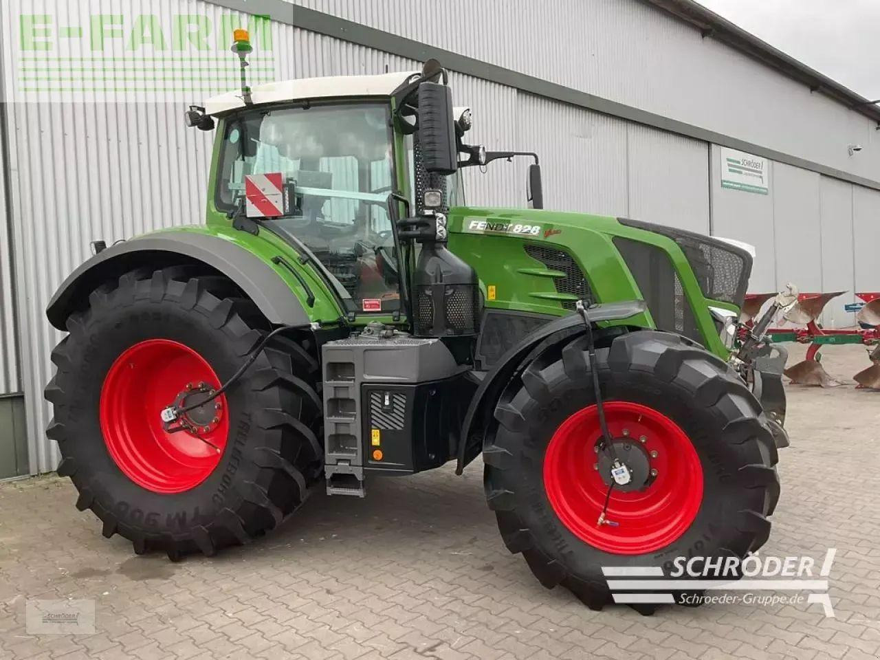 Fendt 828 vario s4 profi plus - Τρακτέρ: φωτογραφία 2 Fendt 828 vario s4 profi plus - Τρακτέρ: φωτογραφία 2
