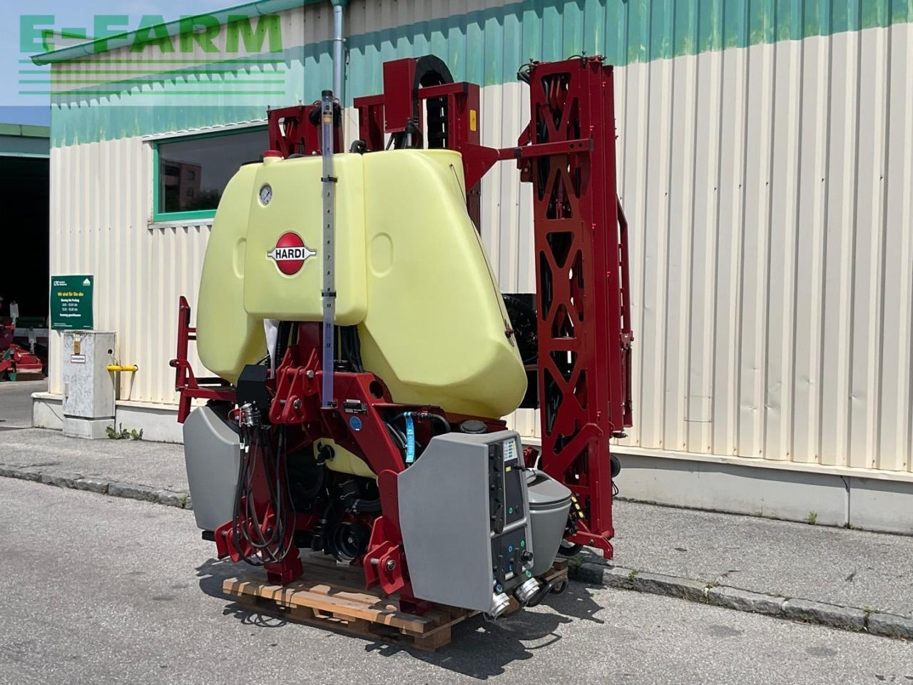 Hardi Mega 1200 - Συρόμενο ψεκαστικό: φωτογραφία 1 Hardi Mega 1200 - Συρόμενο ψεκαστικό: φωτογραφία 1