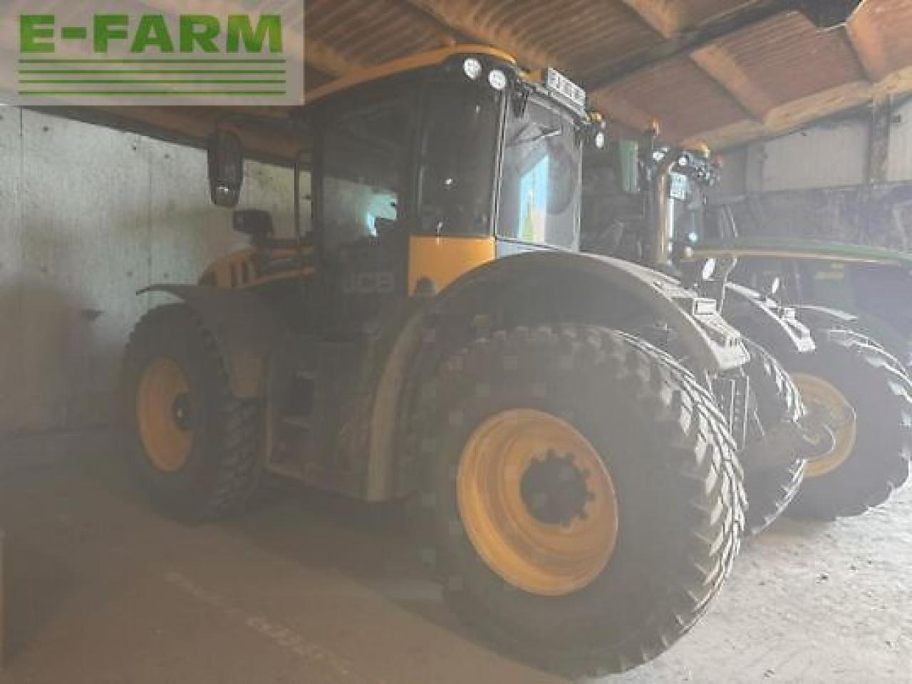 JCB fastrac 4220 - Τρακτέρ: φωτογραφία 2 JCB fastrac 4220 - Τρακτέρ: φωτογραφία 2