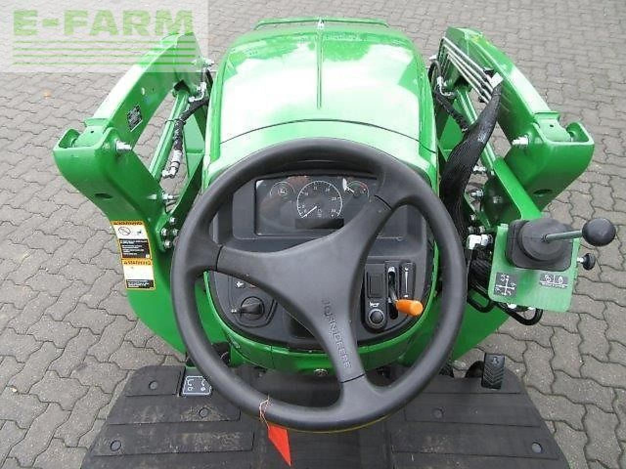 John Deere 3038e 300e - Τρακτέρ: φωτογραφία 4 John Deere 3038e 300e - Τρακτέρ: φωτογραφία 4