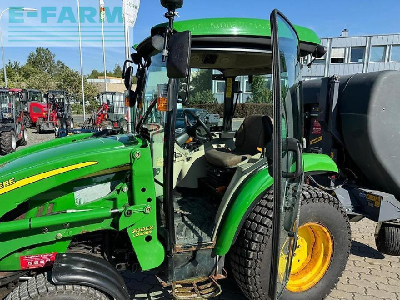 John Deere 3720 - Τρακτέρ: φωτογραφία 5 John Deere 3720 - Τρακτέρ: φωτογραφία 5