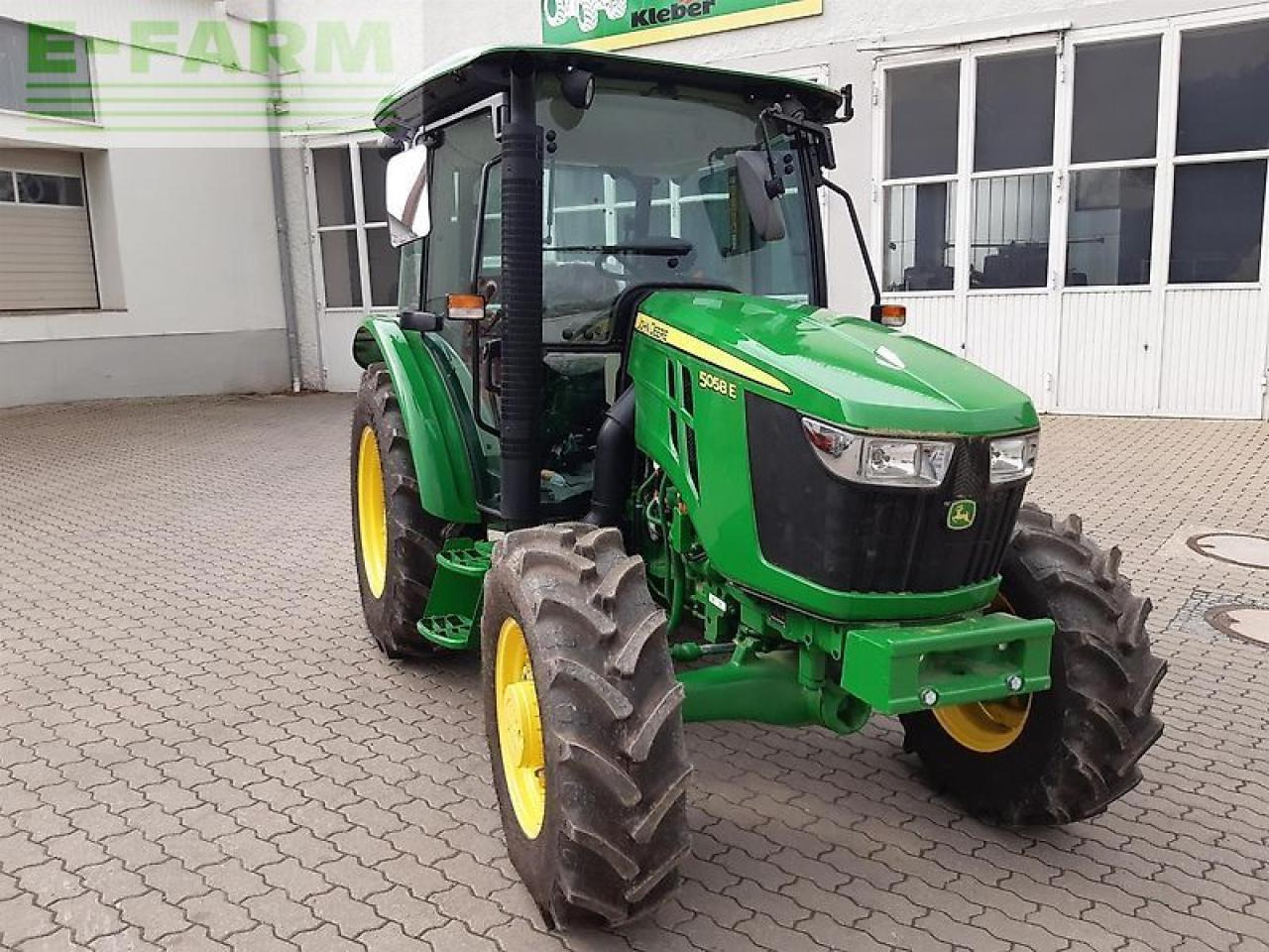 John Deere 5058e - Τρακτέρ: φωτογραφία 1 John Deere 5058e - Τρακτέρ: φωτογραφία 1