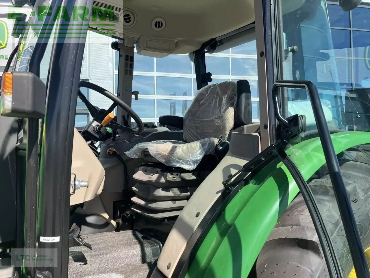 John Deere 5067e - Τρακτέρ: φωτογραφία 5 John Deere 5067e - Τρακτέρ: φωτογραφία 5