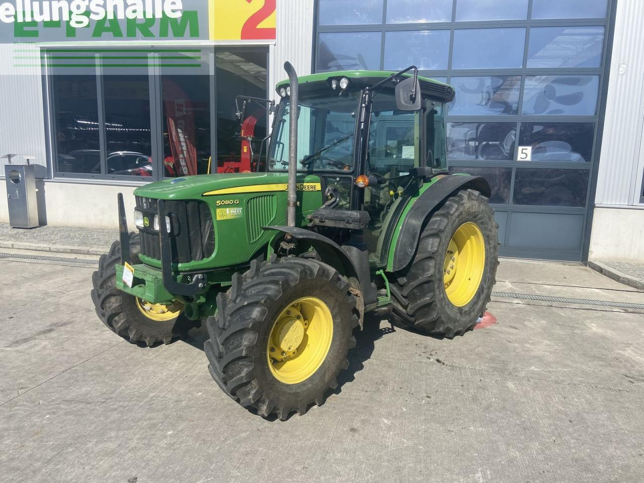 John Deere 5080g - Τρακτέρ: φωτογραφία 1 John Deere 5080g - Τρακτέρ: φωτογραφία 1