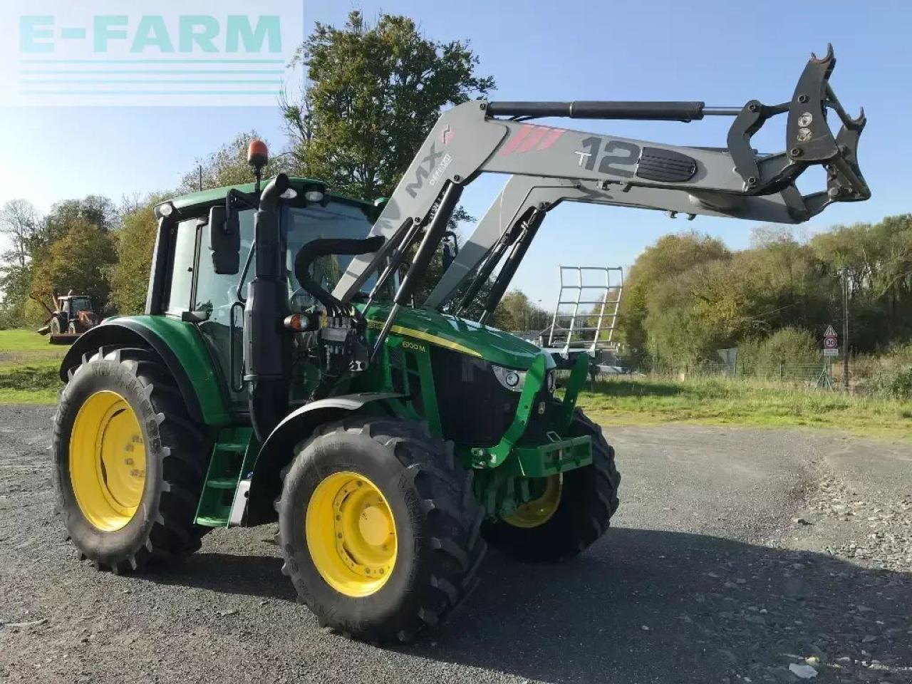 John Deere 6100 m autoquad destockage - Τρακτέρ: φωτογραφία 1 John Deere 6100 m autoquad destockage - Τρακτέρ: φωτογραφία 1