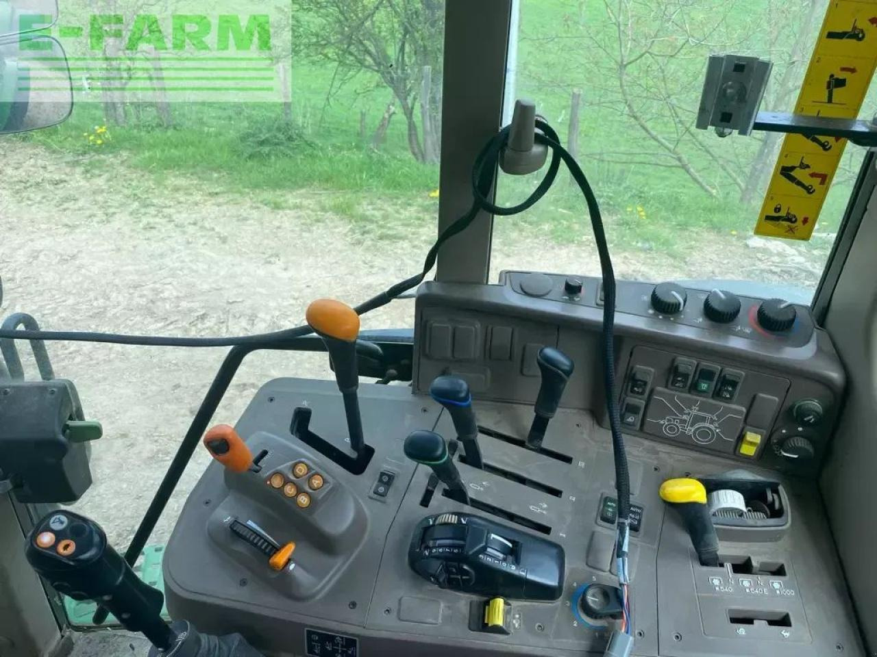John Deere 6110 m command quad + - Τρακτέρ: φωτογραφία 5 John Deere 6110 m command quad + - Τρακτέρ: φωτογραφία 5